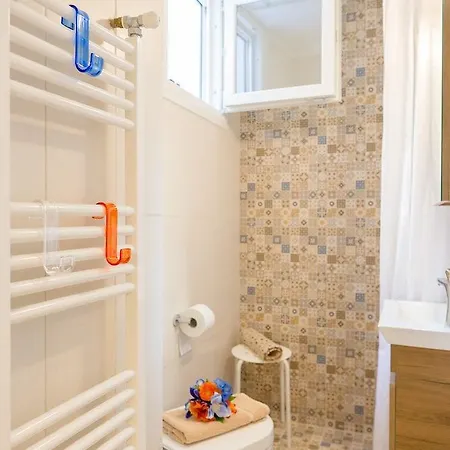 Apartamento Grandma's Chic & Bright Athenian With A Patio Atenas
