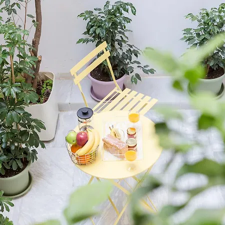 Grandma's Chic & Bright Athenian With A Patio * Atenas