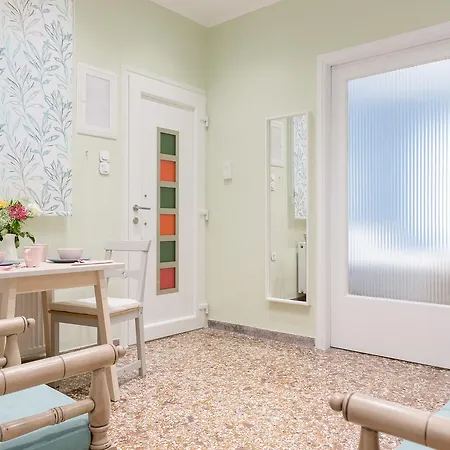 Apartamento Grandma's Chic & Bright Athenian With A Patio